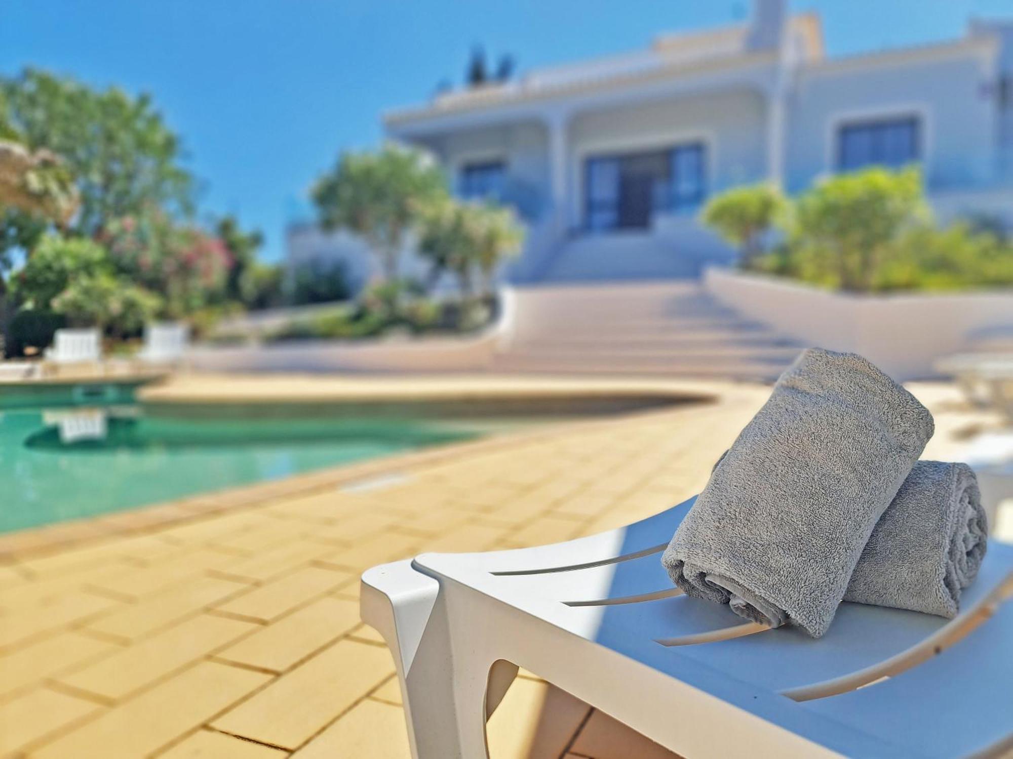 Casa Vitoria - With Private Pool Villa Pera Exterior photo